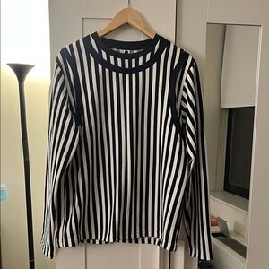 Chic Black and White Striped Women's Sweatshirt